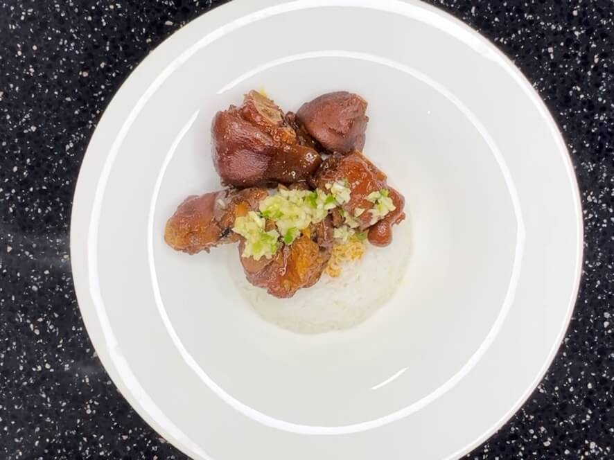カオカムレシピの 족발丼が完成した様子
