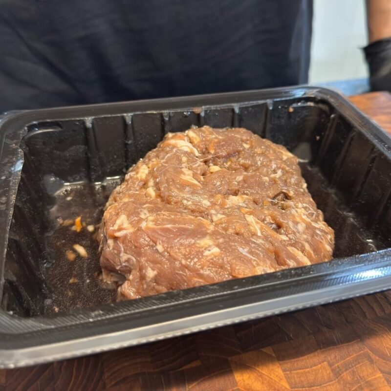 市販の焼肉を用意した様子
