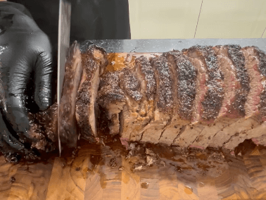 フラットカットする様子