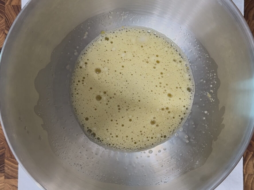 Light yellow color after whipping is finished