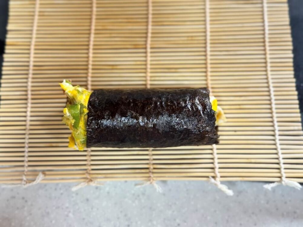Hacer un kimbap enrollado