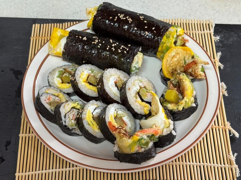 Receta superfácil de Kimbap - Hecho con puerros, huevos y crema
