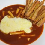Receta superfácil de Tteokbokki de Santuario - Aderezos de queso y pasteles de pescado fritos