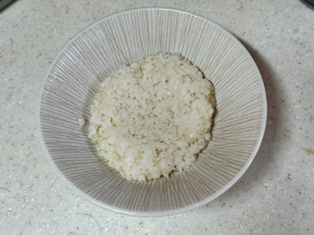 Arroz blanco en un bol