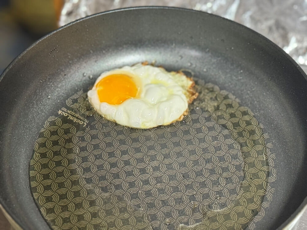 Making a fried egg