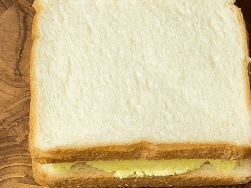 Receta de sándwich de huevo con panecillos por encima