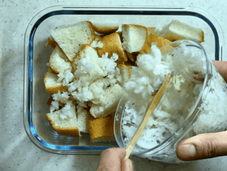 Añadir la cebolla picada