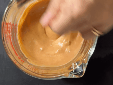 ソースを作る様子