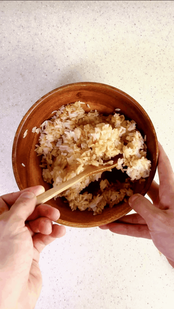 Stirring rice with miso sauce